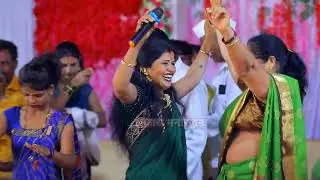 💃कोमलताईंचा हलगीवर ठेका, पहिल्यांदाच घातली फुगडी, पैशांचा वर्षाव😍