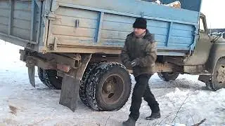 Привезли березу и оторвали борт.