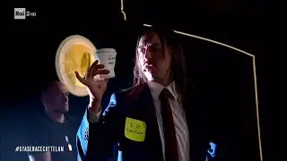 Tommy Cash canta 