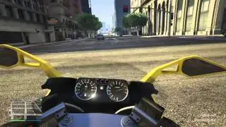 Gta5 motorcycle going fast through traffic