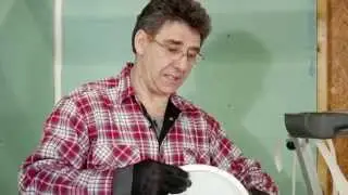 Philippe essaye l'enduit hydrofuge