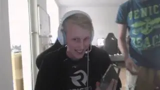 Origen's Niels receives Rookie of The Split award! From xPeke's hands none the less :)