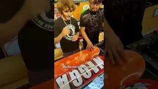 #Розыгрыш над работниками магазина скейтбордов. Они случайно прислали нам 🥷🏿 доску 👿 #скейтбордин...