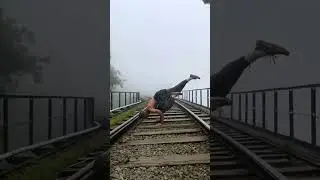 Yoga Inspiration 🚂 #yoga #meditation #yogafun #yogapractice #handstand