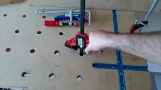 Ścisk Quick-T-track