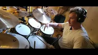 How to play drums fast.