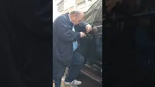 Ara&ccedil; kilidi a&ccedil;ma/Anahtarsız araba kilidi nasıl acılır/Kitli kalan son sistem arabanın kapısını a&ccedil;an