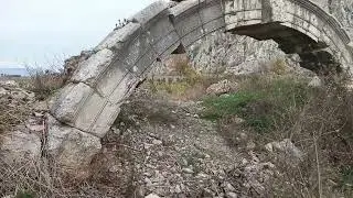 ANAVARZA'NIN AYAKTA KALAN KEMERLİ KAPISI