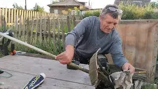 Почему двигатель на триммере при косьбе тормозит.