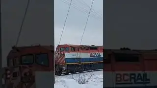 The last BCOL Dash-8 4609 on a Local train #shorts #trains