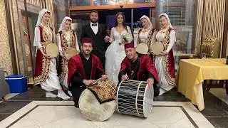 Svadbeno veselje porodice Husovic tradicionalni ulazak mladenaca