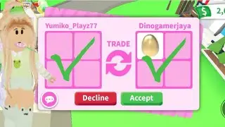 Opening my FIRST GOLDEN EGG! 🥇 🥚 [Roblox Adopt Me!]