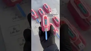Ice pops tem&aacute;tica &lsquo;Emilia MP3&rsquo;💖 #icepops #cakesicles #pastaballina #mesasdulces #emiliamp3