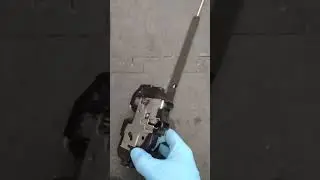 how to unlock Nissan cube back door latch