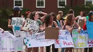 2017 Boston Marathon Wellesley College Scream Tunnel