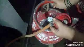 How to replace gas cylinder