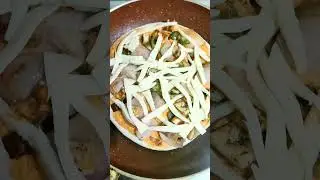 Pan pizza with pizza bread #Shorts #PizzaShorts #EasyRecipes #BreadPizza #PanPizza #viralvideo