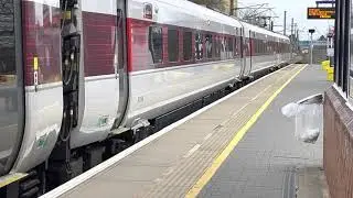 LNER Azuma Hitachi AT300 работает на дизельных генераторах от Кингс-Кросс до Стивениджа