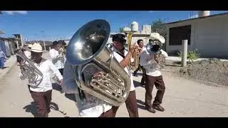 Que bonito toca esta Banda verdad de Dios.  Allá en la Mixteca Baja  Oaxaqueña. .S M T.