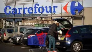 Carrefour shares tumble as Arnault sells stake