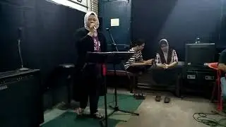 the bangka band ....SI TARA ( Yantie)