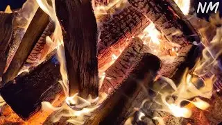 Atmosfera con caminetto in 4K &ndash; Suoni del Fuoco scoppietante per Rilassarsi (4 Ore)