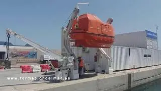 PUESTA A FLOTE BOTE SALVAVIDAS