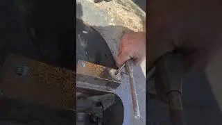 CX130 Broken Bolt In Top Roller #work#plant#plantmachinery#plantmechanic#craic#caes#caesplantrepairs