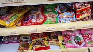 Jajan Eskrim Coklat Sundae Yupi dan masmellow! Hunting Jajan eskrim #icecream 