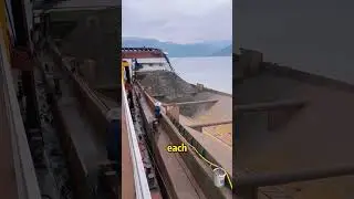 Sand ship unloading is really a very risky work#sand ship unloading#dangerous actions do not imitate