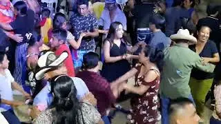 Grupo el Desafío Musical - Mesa que más aplauda En ViVo
