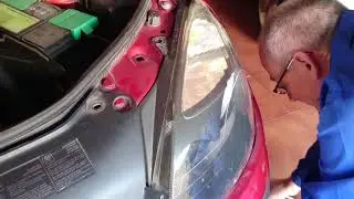 como cambiar bombillas a un renault clio