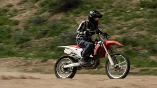 Honda CRF 250R  Escaping from Robot Dog / A.X.L (2018)