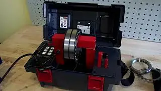 Mounting spherical roller bearing with cylindrical bore using induction heater
