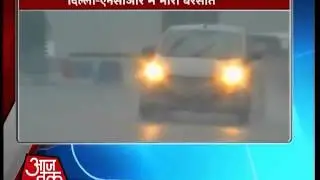 Delhi: Rain hits the city