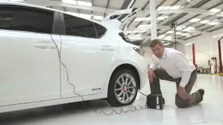 Lexus How To: Use a Tyre Repair Kit