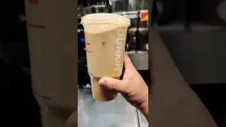 Кофе со льдом и карамелью от Dunkin Donuts @Dunkin-Donuts @dunkinph #caramelcoffee #icedcoffee