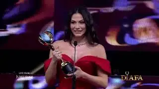 Turkish actress Demet &Ouml;zdemir surprises the audience while receiving her award at DIAFA 2024