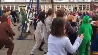 Wij dansen in pyjama voor bednet