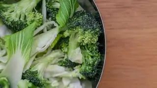 14 Everyday Foods Picky Eaters Mostly Refuse Like Broccoli, Onions, And Peas