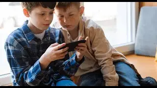 Перестаньте давать детям смартфоны