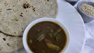 # काळया मसाल्यातली मकर संक्रांत विशेष भोगीची भाजी#healthyindianfood 