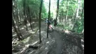 V&Eacute;LO DE MONTAGNE - BRIGITTE EN ACTION - DESCENTE DE LA SOLID GOLD