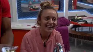 Kaitlyn talks with Swaggy about letting him use her room to hook up with Bayleigh