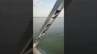 По мосту через Волгу на поезде