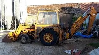 Винтажный четверг. В коллекцию поступает экскаватор Massey Ferguson 40.