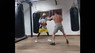 Mick 'the Baby Silverback' Kelly training with right arm injured for Bareknuckle British title fight