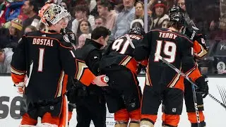 Leo Carlsson INJURY 😨 | Anaheim Ducks vs Calgary Flames | 12-21-2023