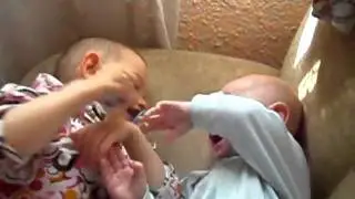 walka o smoczka.AVI