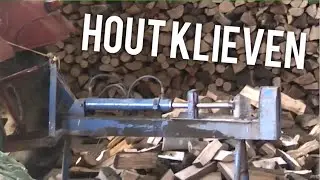 Hout klieven met de klover achter de IH 745xl - Op de terp